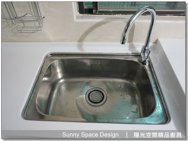 櫻花瓦斯爐與人造石檯面