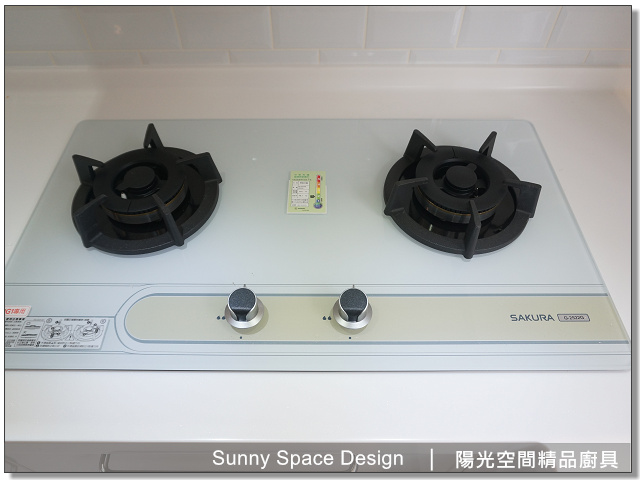 爐下拉籃收納空間