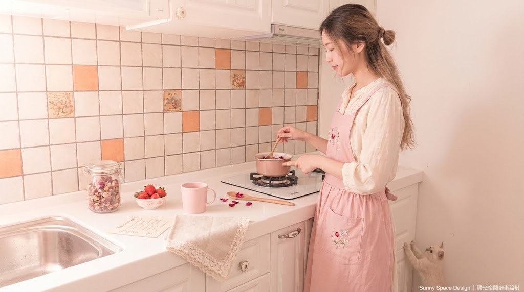 竹北鄉村公主風一字型廚具 × 韓國人造石檯面 × 3D高壓成型門板｜陽光空間精品廚具