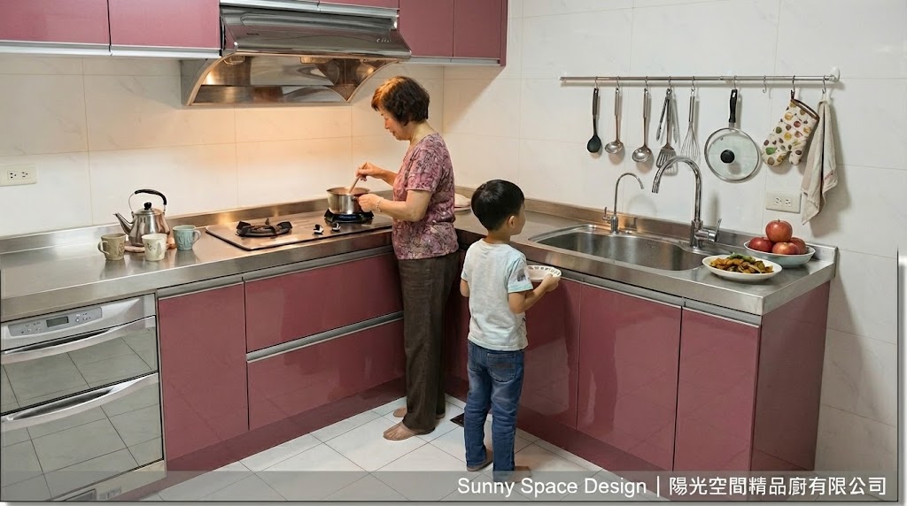 板橋中正路 L 型紅豆色廚具｜不鏽鋼檯面與林內爐具｜Sunny Space Design 陽光空間精品廚具有限公司