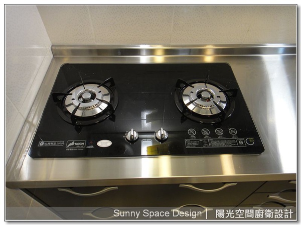 豪山玻璃爐與櫻花隱藏式油煙機