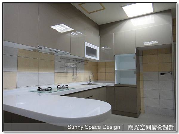 ㄇ字型廚房開放式設計全景