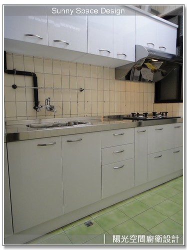 完工後明亮乾淨的廚房氛圍