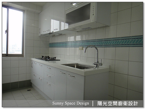 豪山烘碗機與白色上櫃