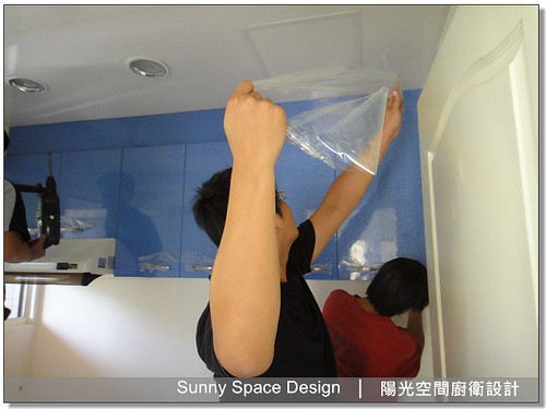 玻璃磚與烤漆玻璃牆面反射光感