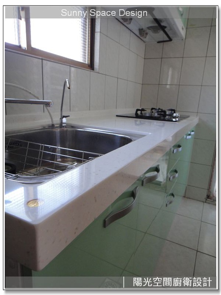 水晶門板與把手細節