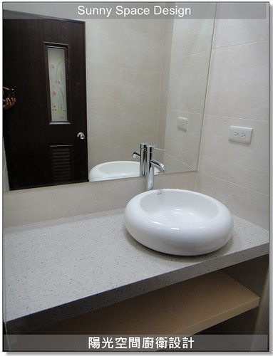 5樓洗石子浴缸與浴櫃搭配