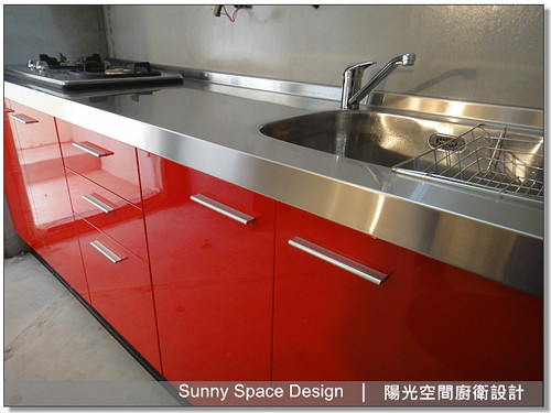 水泥粉光牆面與廚具合影