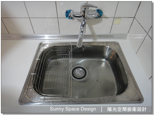 美耐板檯面與大海藍門板近拍