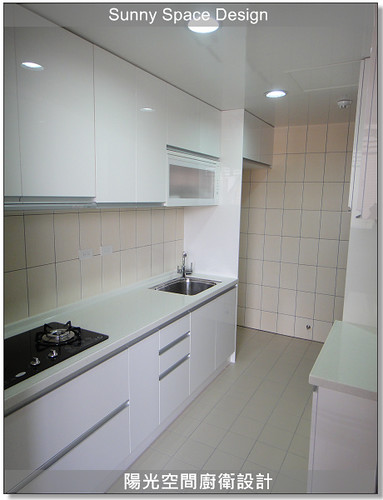 收納抽屜與拉籃配置