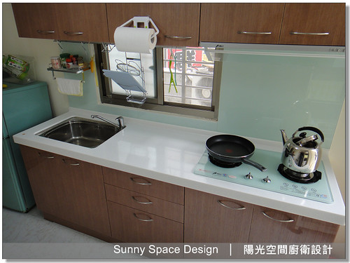 中和路木紋色 220CM 上下櫃廚房全景