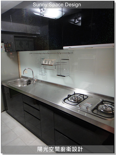 整體黑色系廚房氛圍