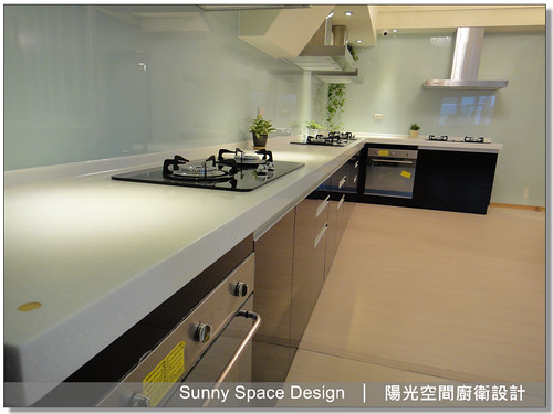 吧檯水槽內縮設計特寫