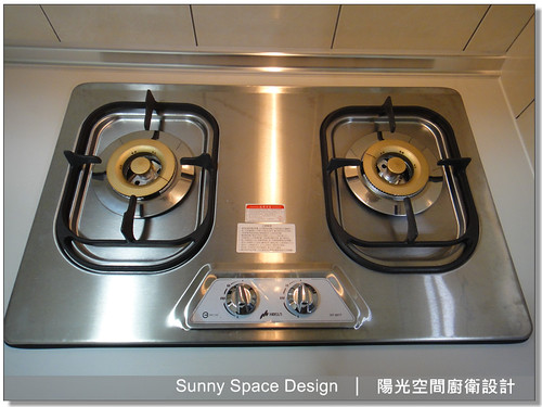 美耐板檯面與鋁背牆細節