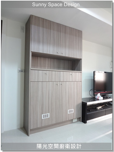 中段開放平台放鑰匙與擺飾