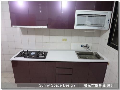 信義松仁路紫色一字型廚房全景