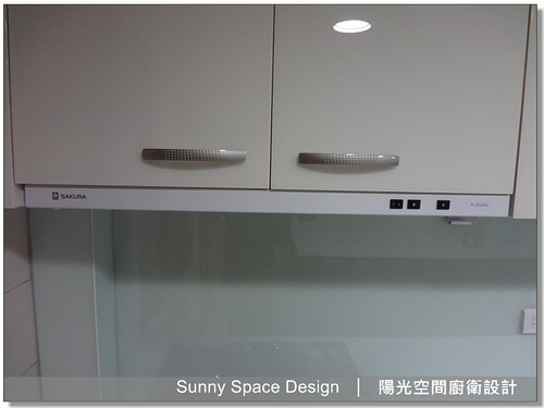 櫻花隱藏式抽油煙機 R-3500AL 與珍珠白上櫃