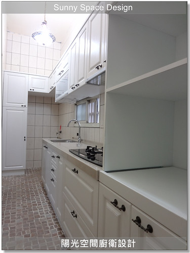 水槽與鵝頸龍頭配置