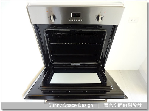 樑柱修飾櫃體內部