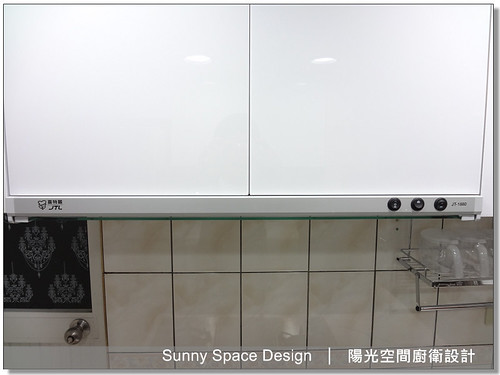 L型水晶門板廚房全景