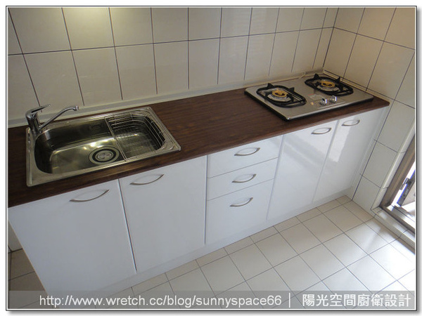 完工後清爽實用的廚房氛圍