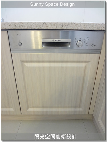 櫻花烘碗機與吊櫃