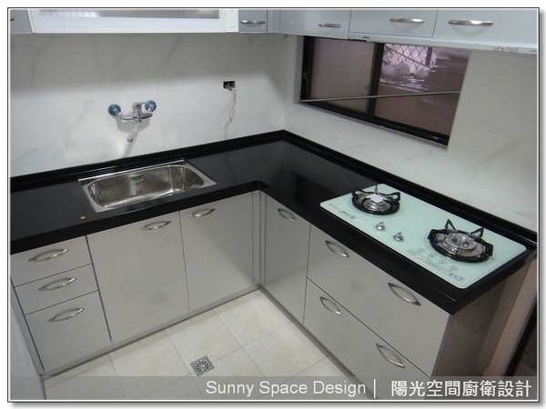 轉角小怪物連動拉出展示