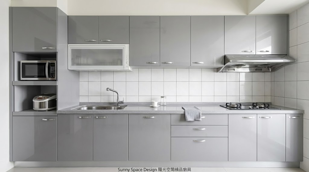 桃園陽明二街銀色水晶門板廚具 × 韓國人造石檯面 × 豪山三機｜陽光空間精品廚具