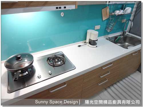 美耐木紋門板仿實木質感細節