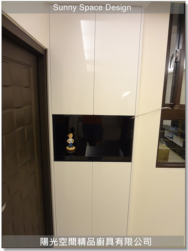 抽屜與櫃體開啟收納展示