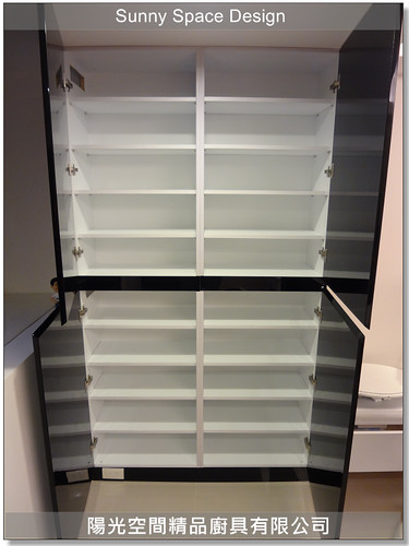 與客廳風格一致的鞋櫃設計