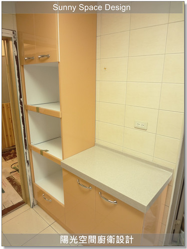 完工後整齊俐落的廚房空間