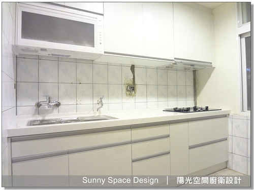 側拉架與木三抽收納配置