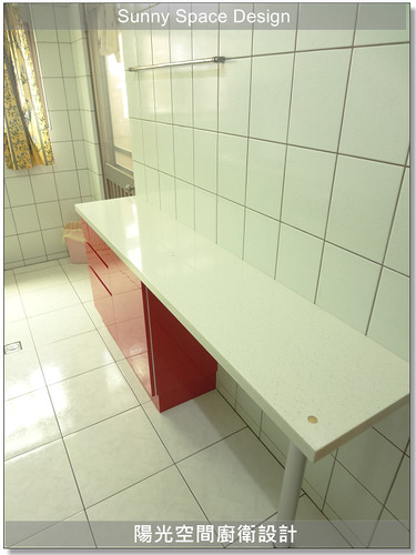 完工後明亮開闊的廚房空間