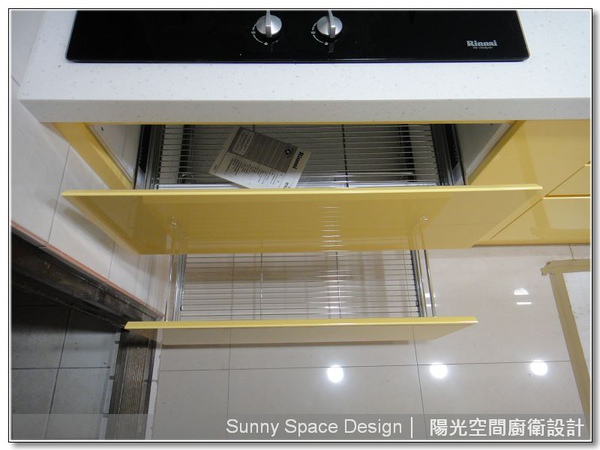 水槽櫃下方收納空間