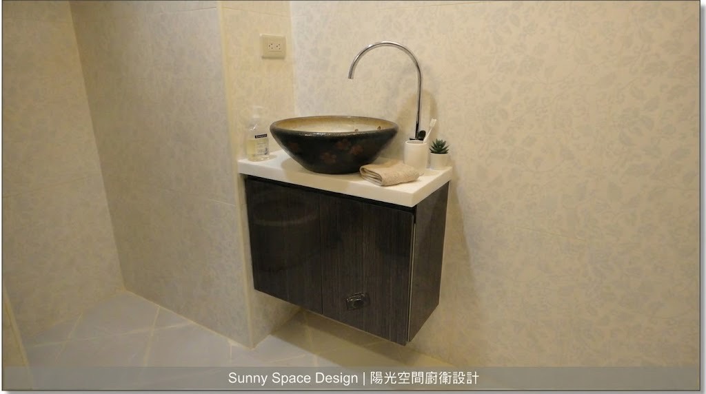 汐止訂製浴櫃 × 結晶鋼烤門板 × 鶯歌陶瓷面盆｜陽光空間精品廚具