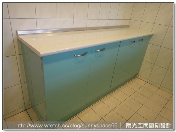 結晶鋼烤門板與把手設計