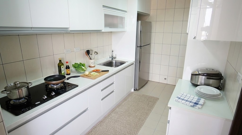 中和連城路純白高收納廚房 × 韓國人造石檯面 × 豪山三機｜陽光空間精品廚具