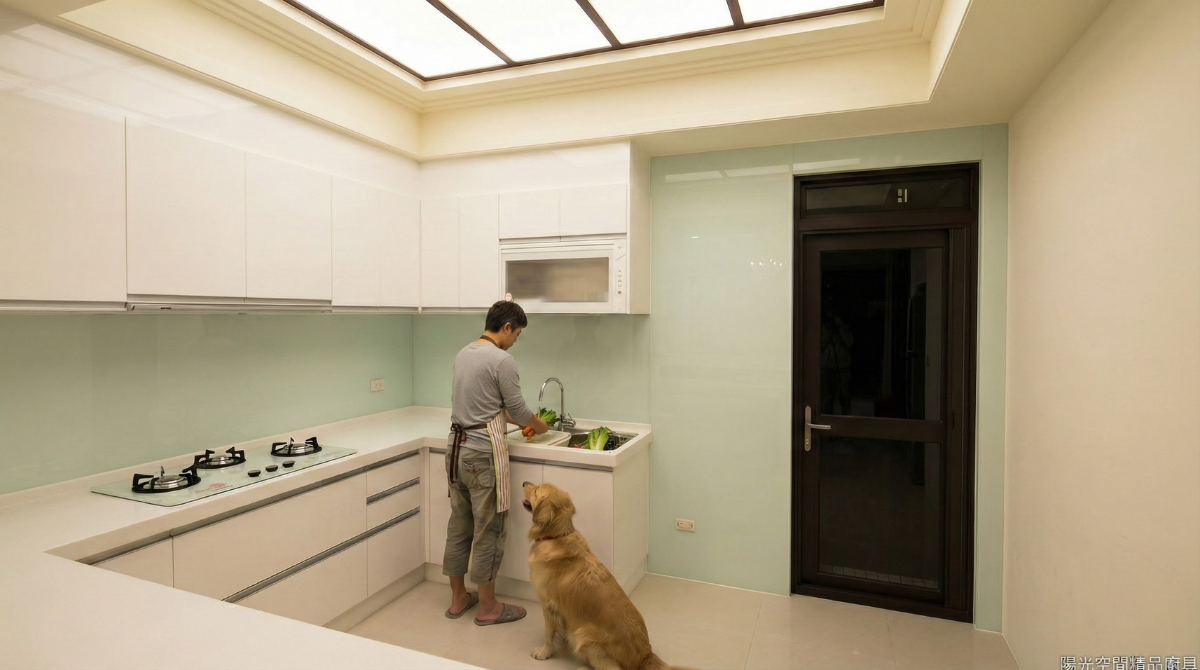 新店華城六街L型廚具 × 全牆面烤漆玻璃 × 結晶鋼烤門板｜陽光空間精品廚具