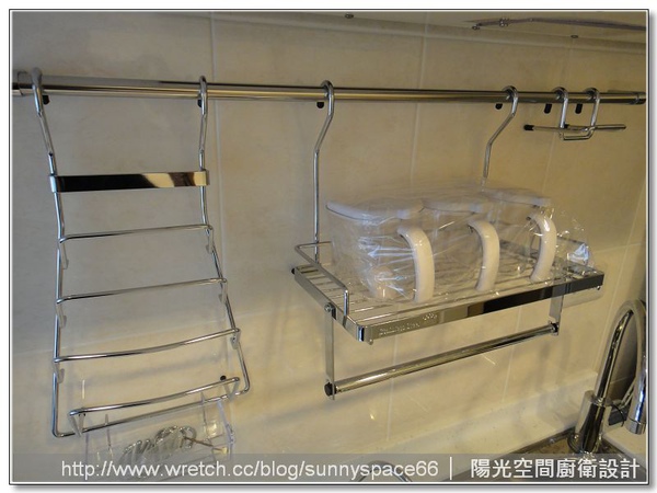 電器櫃下方小抽屜收納