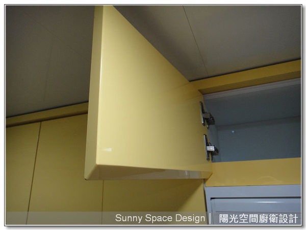 林內玻璃爐與韓國人造石檯面