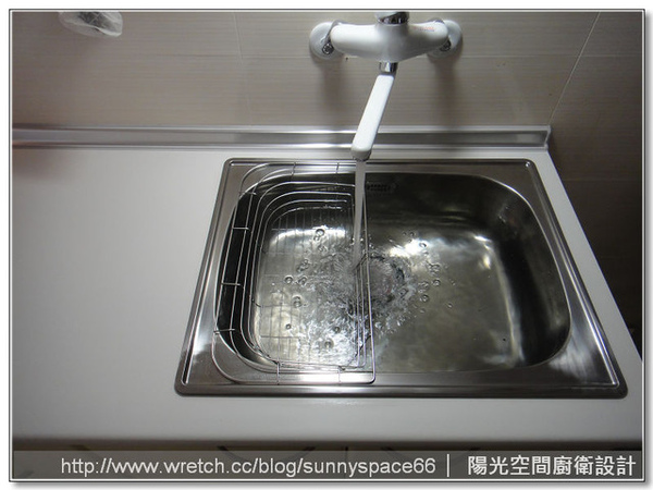 美耐板檯面與水槽接合