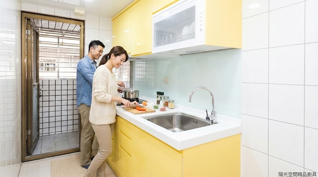 土城永寧路鵝黃色L型廚具全景 陽光空間精品廚具