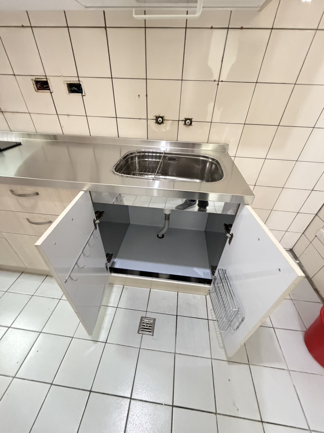 不鏽鋼水槽配置 楊梅一字型廚房 不鏽鋼水槽與檯面細節