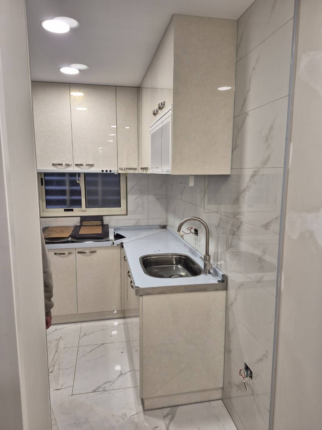 完工近景 單水槽下崁與隱藏式排油煙機