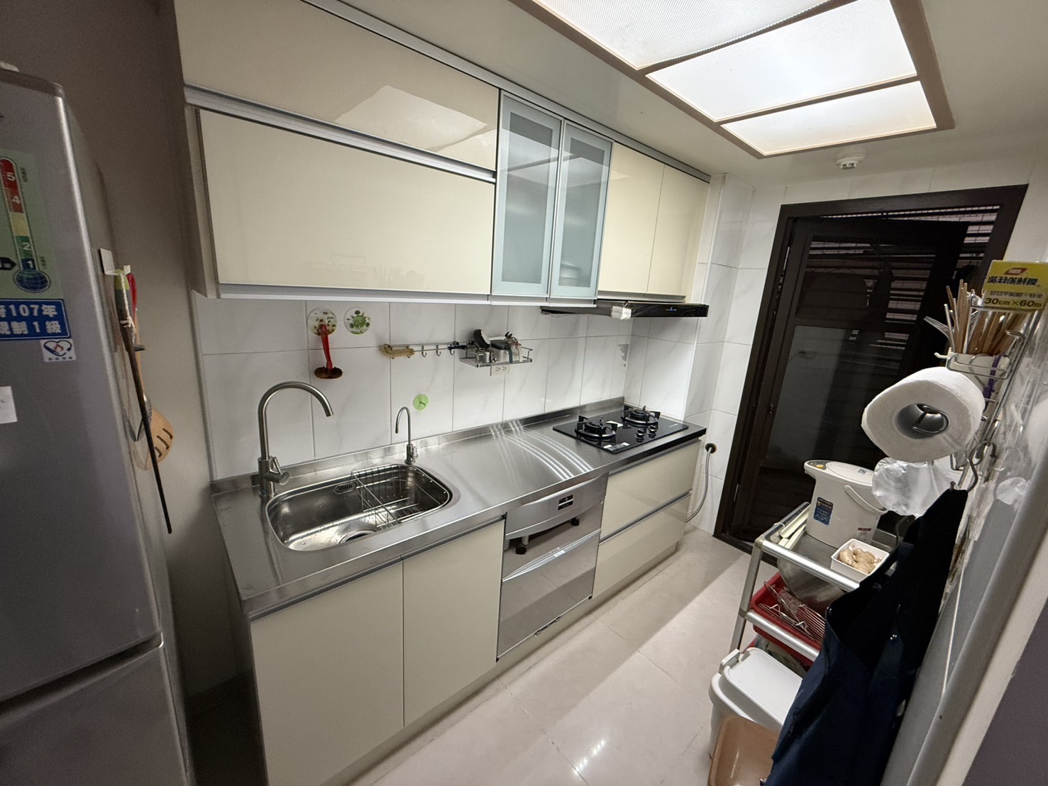 木心板桶身下櫃內部收納