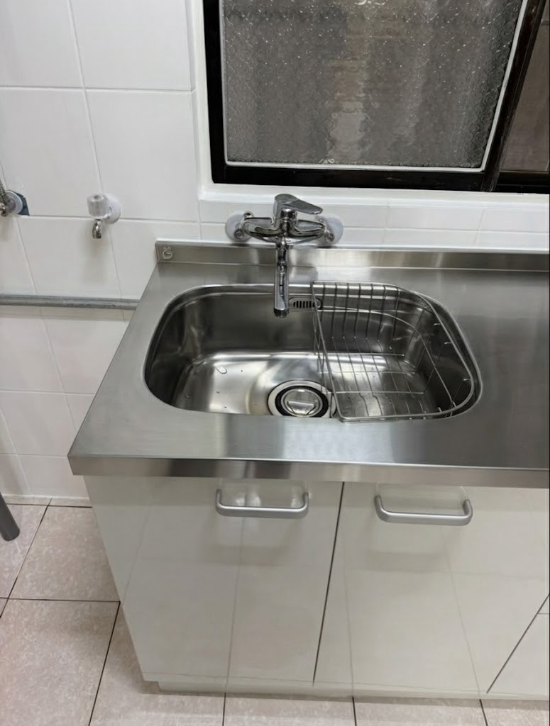 櫻花二口瓦斯爐與斜背式油煙機