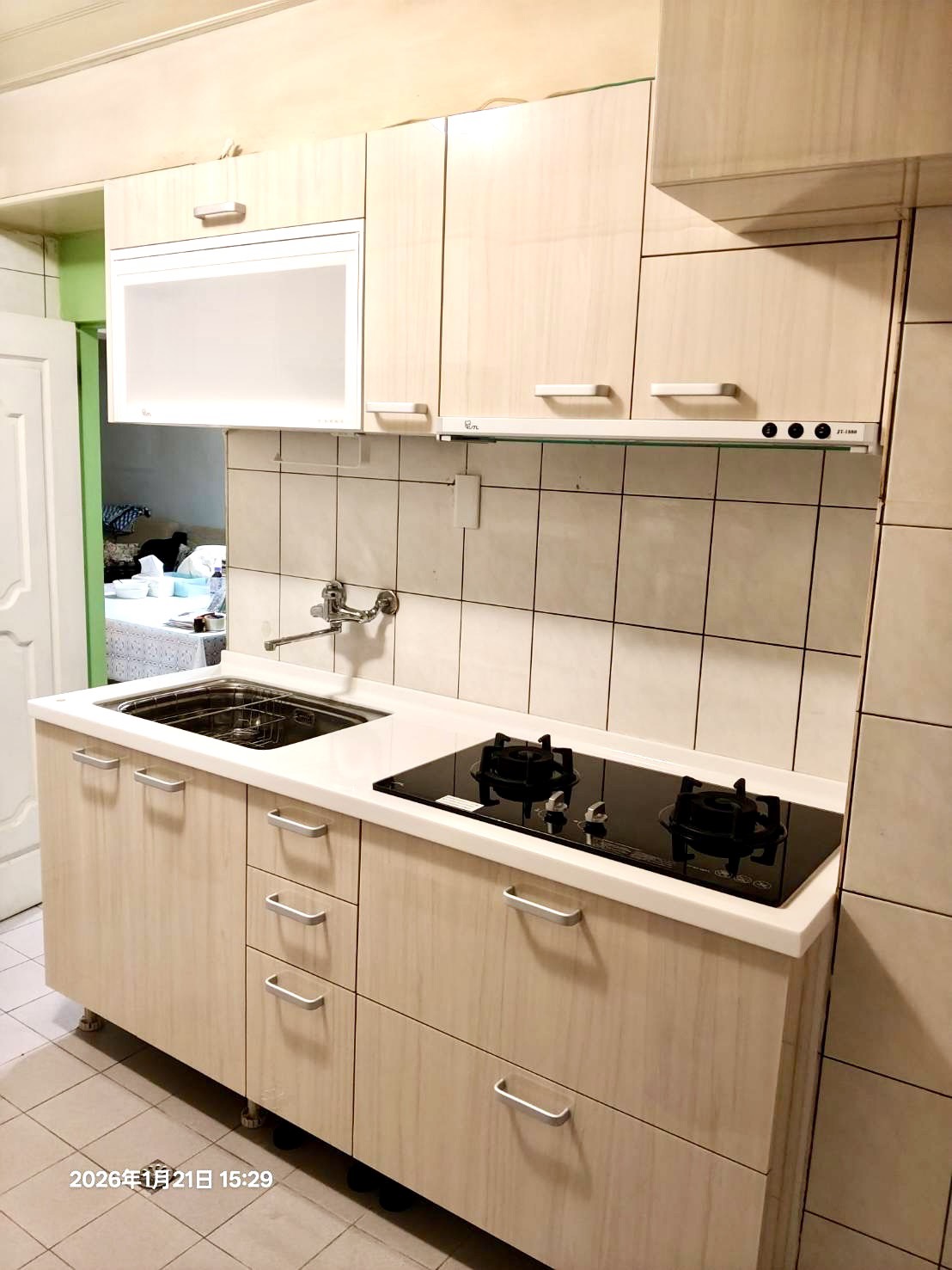 萬華區一字型廚房 水晶門板細節質感